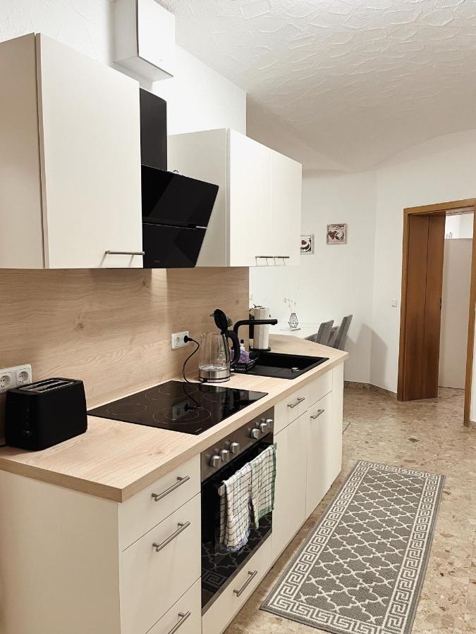 Bohnapartments Elisa - Wohlfuehlapartment Mit 2 Gratis Parkplaetzen Und 3 Schlafzimmern - Wlan - Vollausstattung Erfurt Exterior foto