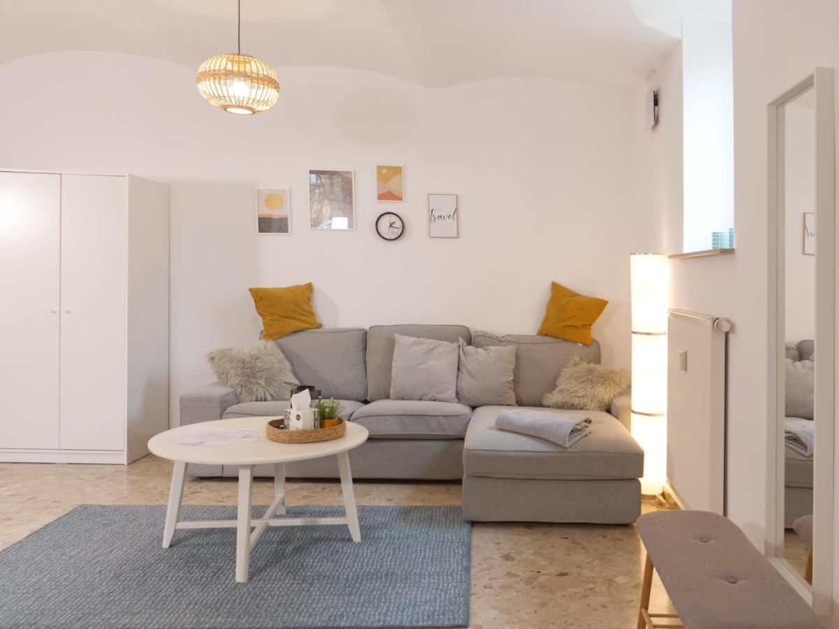 Bohnapartments Elisa - Wohlfuehlapartment Mit 2 Gratis Parkplaetzen Und 3 Schlafzimmern - Wlan - Vollausstattung Erfurt Exterior foto