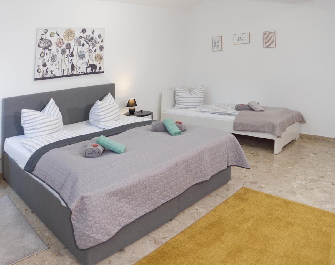 Bohnapartments Elisa - Wohlfuehlapartment Mit 2 Gratis Parkplaetzen Und 3 Schlafzimmern - Wlan - Vollausstattung Erfurt Exterior foto