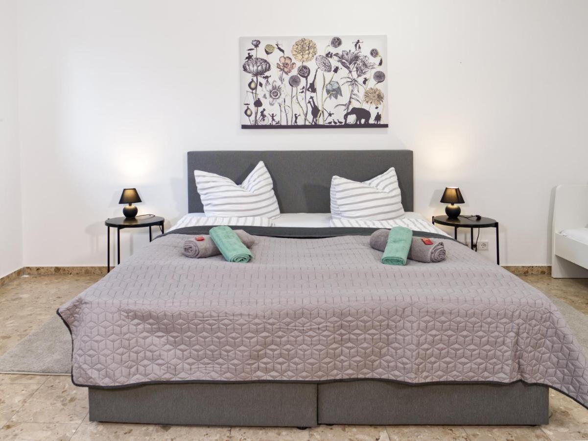 Bohnapartments Elisa - Wohlfuehlapartment Mit 2 Gratis Parkplaetzen Und 3 Schlafzimmern - Wlan - Vollausstattung Erfurt Exterior foto