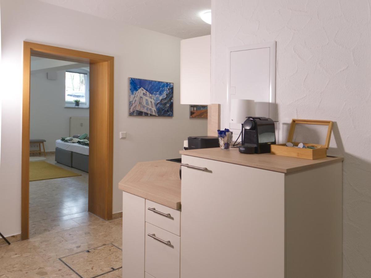 Bohnapartments Elisa - Wohlfuehlapartment Mit 2 Gratis Parkplaetzen Und 3 Schlafzimmern - Wlan - Vollausstattung Erfurt Exterior foto