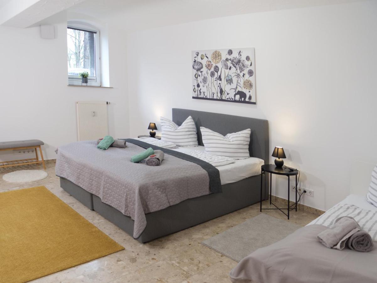 Bohnapartments Elisa - Wohlfuehlapartment Mit 2 Gratis Parkplaetzen Und 3 Schlafzimmern - Wlan - Vollausstattung Erfurt Exterior foto