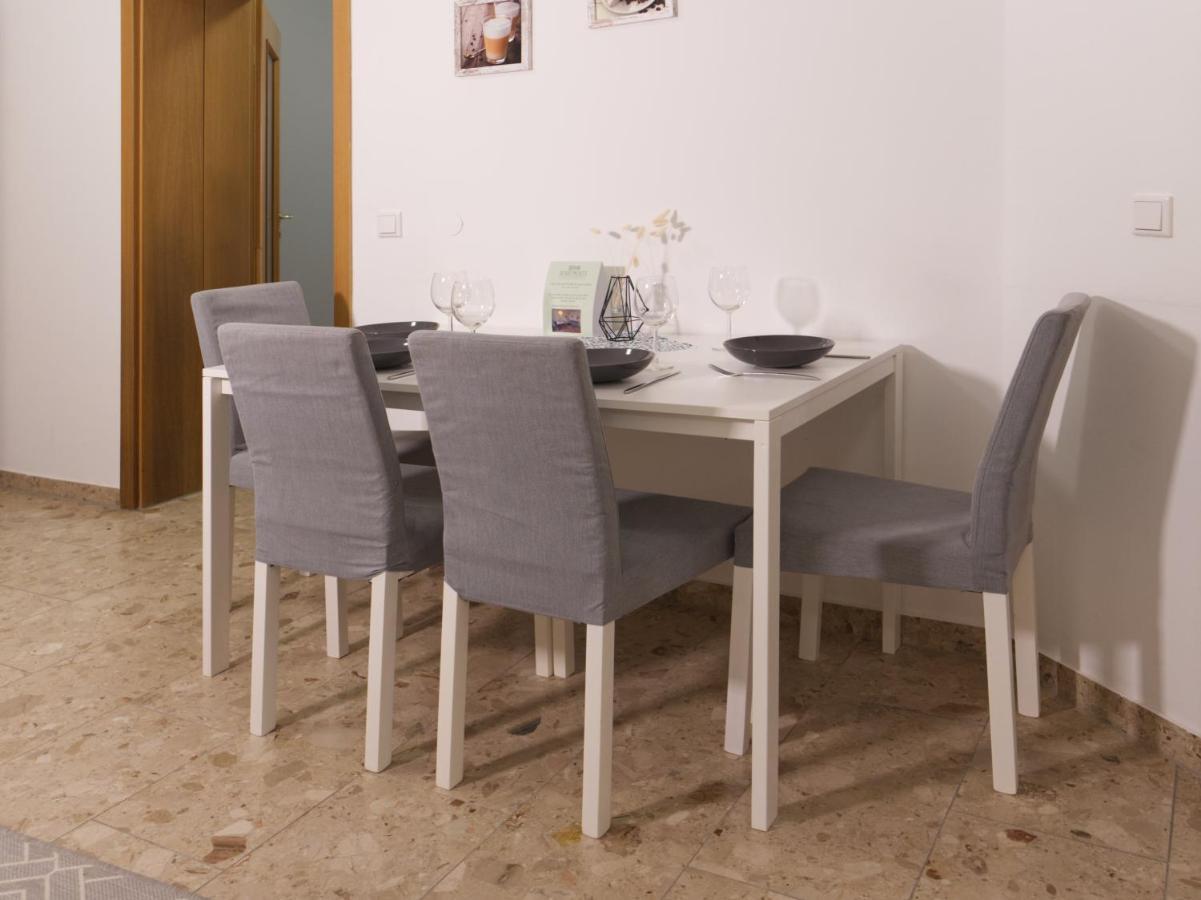 Bohnapartments Elisa - Wohlfuehlapartment Mit 2 Gratis Parkplaetzen Und 3 Schlafzimmern - Wlan - Vollausstattung Erfurt Exterior foto
