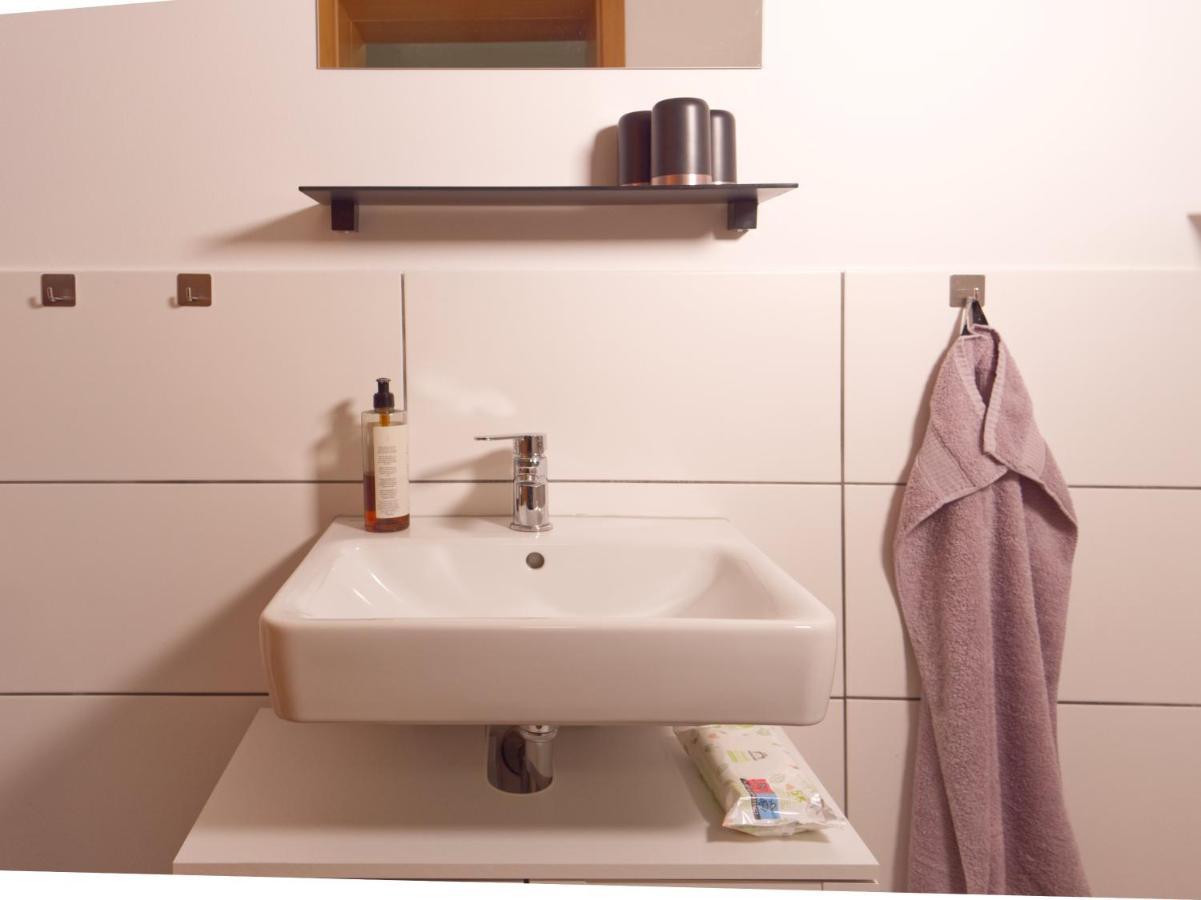Bohnapartments Elisa - Wohlfuehlapartment Mit 2 Gratis Parkplaetzen Und 3 Schlafzimmern - Wlan - Vollausstattung Erfurt Exterior foto