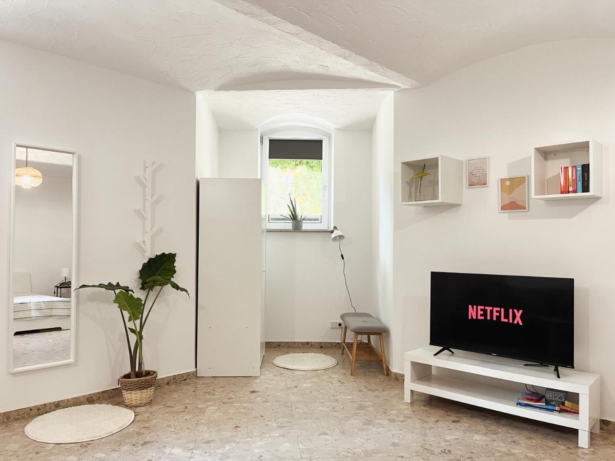 Bohnapartments Elisa - Wohlfuehlapartment Mit 2 Gratis Parkplaetzen Und 3 Schlafzimmern - Wlan - Vollausstattung Erfurt Exterior foto